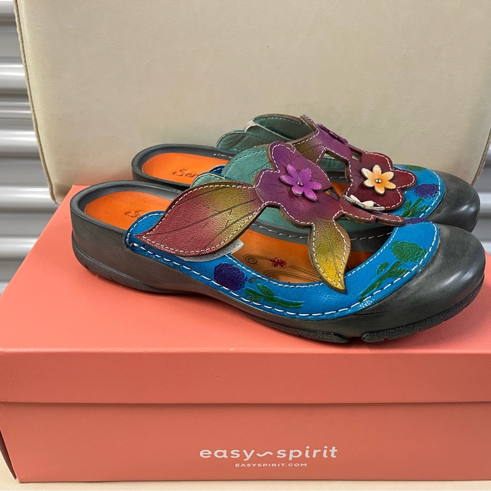 Never worn Serengeti Women's Multicolor Floral Clogs